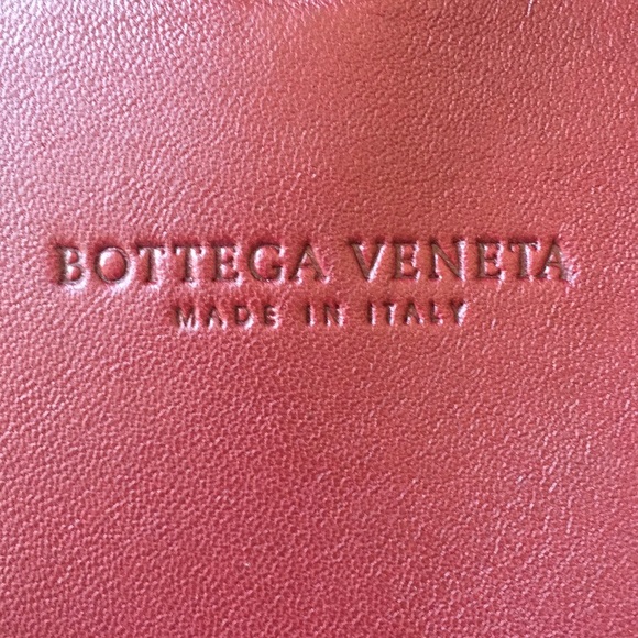 NEW Bottega Veneta Burgundy Leather Bucket Bag - Picture 7 of 8